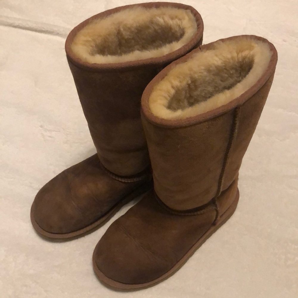 UGG, Girls Size 2, Tan Boots - Good Condition